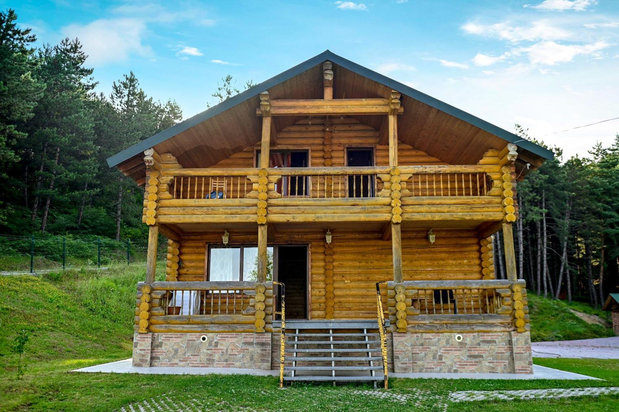 Surami Savannah Სურამი Სავანა Экстерьер фото